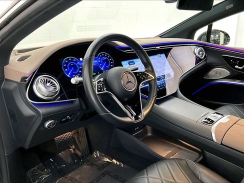 Certified 2023 Mercedes-Benz EQS 580 4MATIC Sedan image 18
