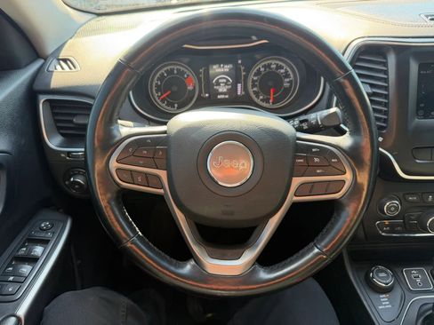 Used 2021 Jeep Cherokee Latitude Plus AWD/4WD image 12