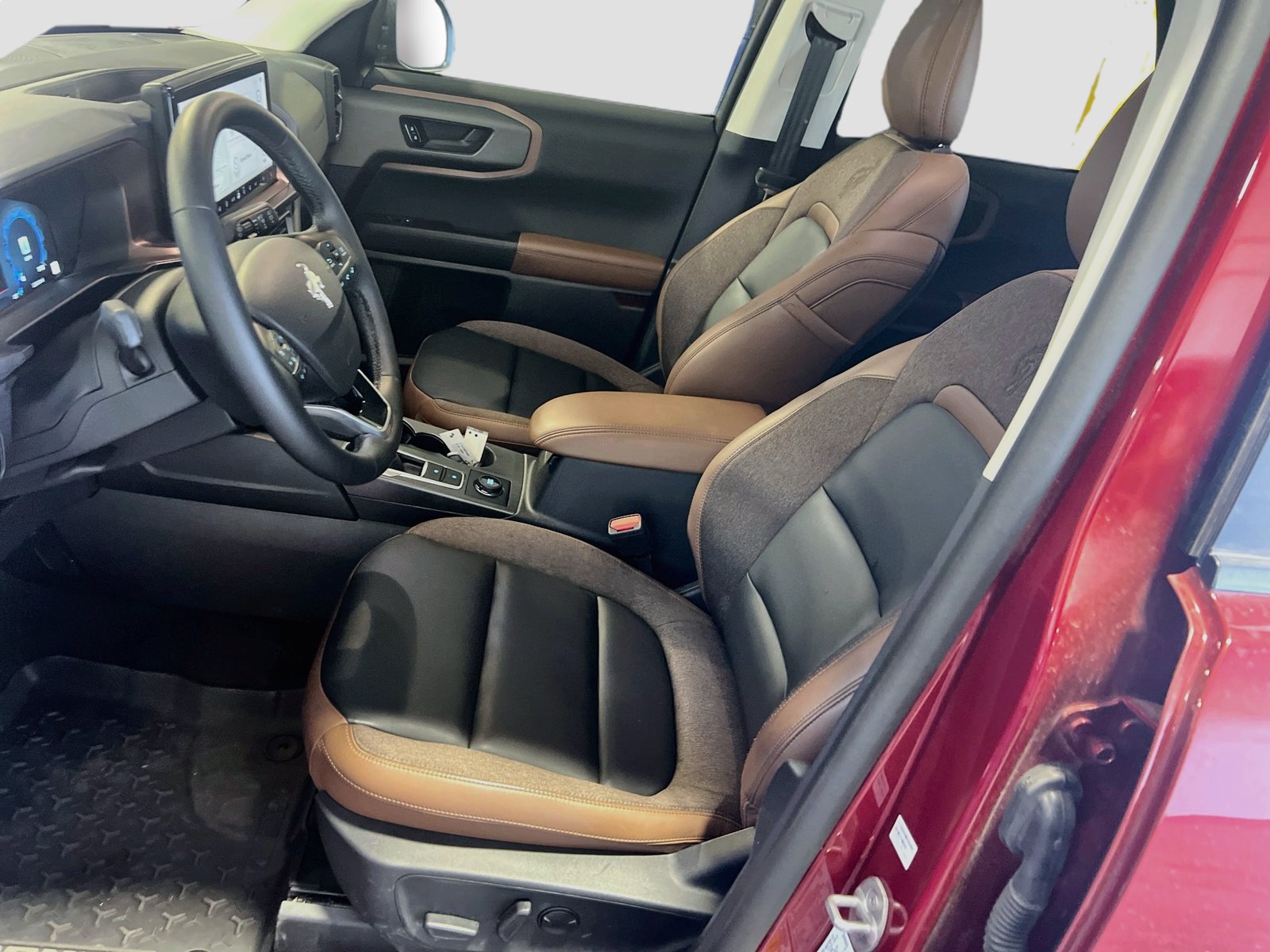 Used 2025 Ford Bronco Sport Outer Banks w/ Outer Banks Tech Package+ AWD/4WD image 19