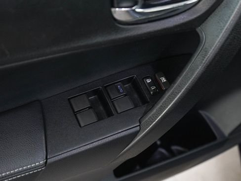 Used 2017 Toyota Corolla SE w/ Carpet Mat Package (TMS) FWD image 18