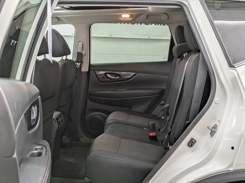 Used 2019 Nissan Rogue SV AWD/4WD image 14