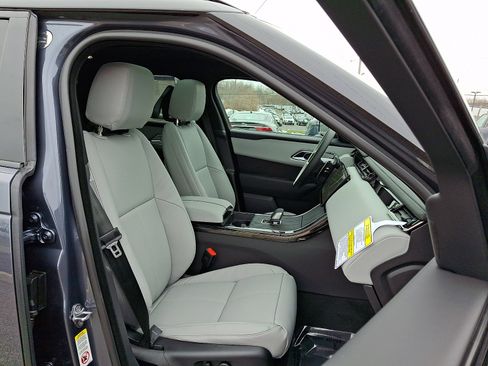 New 2026 Land Rover Range Rover Velar Dynamic SE image 3