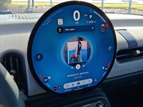 Used 2025 MINI Cooper 2-Door Hardtop image 18