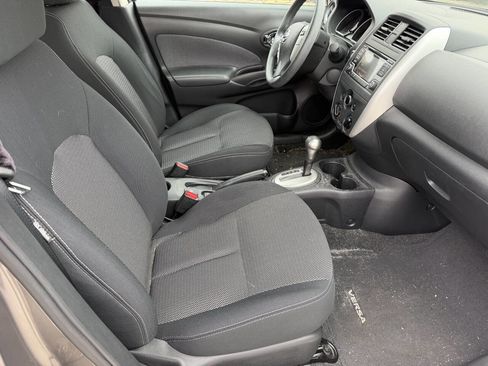 Used 2015 Nissan Versa FWD image 21