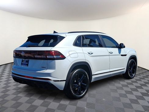 New 2026 Volkswagen Atlas Cross Sport SEL R-Line image 4