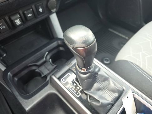 Used 2020 Toyota Tacoma TRD Sport w/ Technology Package image 22