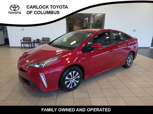 Used 2020 Toyota Prius LE image 3