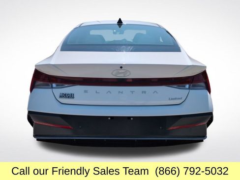 Used 2024 Hyundai Elantra Limited FWD image 5