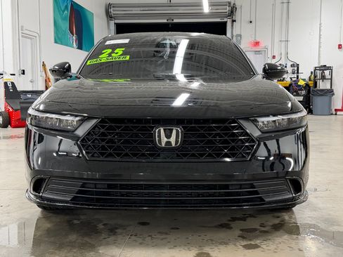 Used 2025 Honda Accord Sport image 6