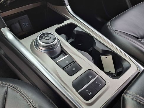 Used 2023 Ford Explorer XLT w/ Equipment Group 202A image 11