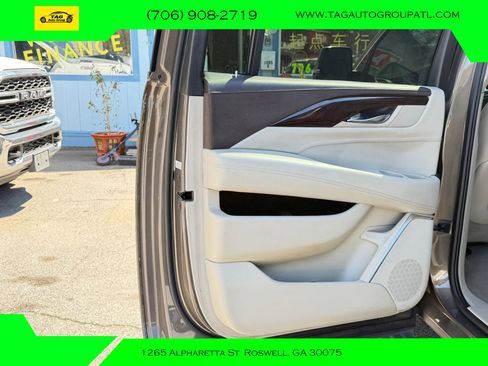 Used 2016 Cadillac Escalade ESV Premium RWD image 10