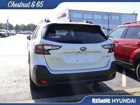 Used 2025 Subaru Outback Premium AWD/4WD image 17