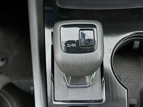 Used 2023 Nissan Rogue SV image 24