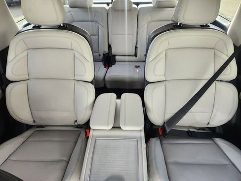 New 2026 Lincoln Navigator Reserve image 14