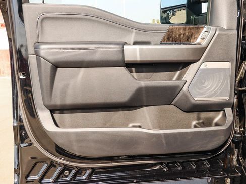 Used 2025 Ford F250 Lariat AWD/4WD image 21