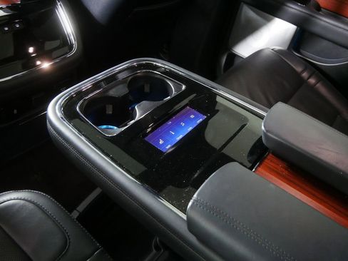 Used 2024 Lincoln Navigator Reserve w/ Equipment Group 201A image 18