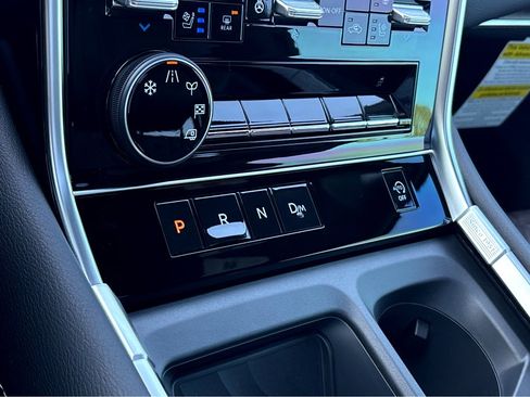 New 2026 Nissan Armada Platinum image 21