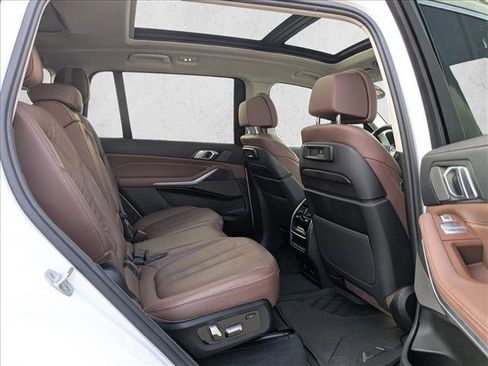 Used 2020 BMW X7 xDrive40i w/ Executive Package image 21