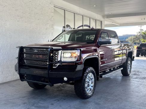 Used 2016 GMC Sierra 2500 Denali w/ Duramax Plus Package image 4