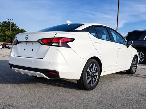 Used 2025 Nissan Versa SV FWD image 6