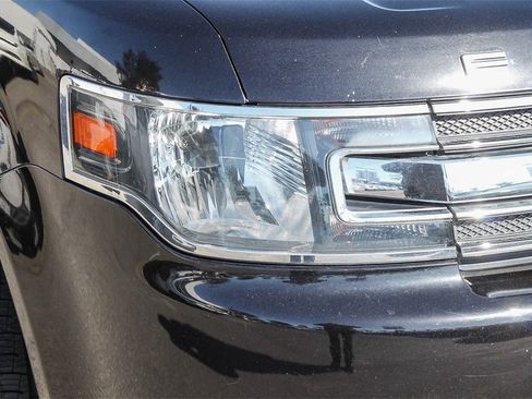 Used 2019 Ford Flex SE image 4