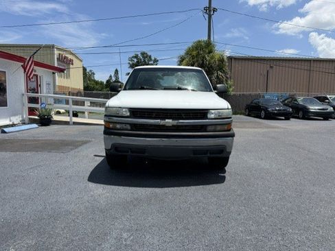 Used 2000 Chevrolet Silverado 2500 2WD Regular Cab w/ Firm Ride Suspension Pkg image 2