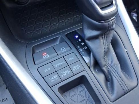 Used 2019 Toyota RAV4 XLE image 28