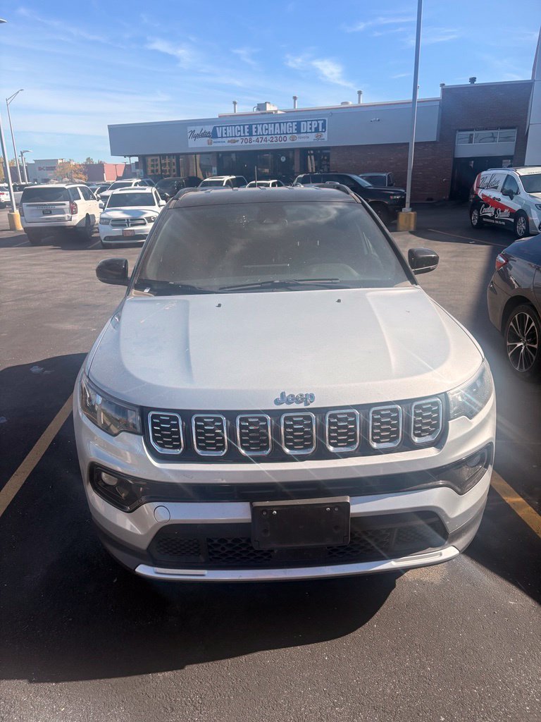 Used 2025 Jeep Compass Limited AWD/4WD image 1