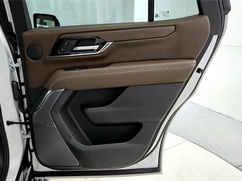 Used 2025 GMC Yukon Denali Ultimate image 16