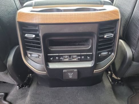 Used 2019 RAM 1500 Limited AWD/4WD image 17