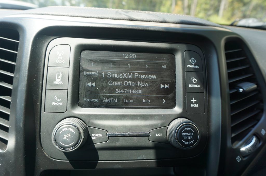 Used 2017 Jeep Cherokee Sport FWD image 9