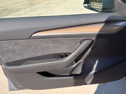 Used 2023 Tesla Model 3 Standard Range RWD image 15
