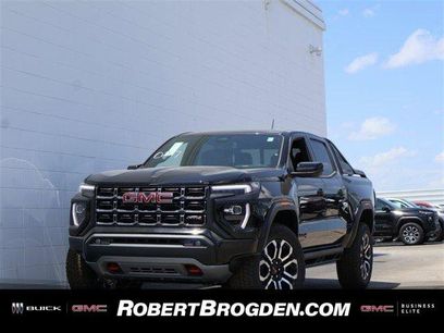 New 2025 GMC Canyon AT4 w/ Nightfall Edition