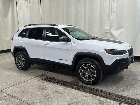 Used 2020 Jeep Cherokee Trailhawk w/ Comfort/Convenience Group AWD/4WD image 7