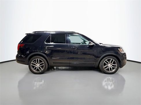 Used 2019 Ford Explorer Sport w/ Equipment Group 401A image 6