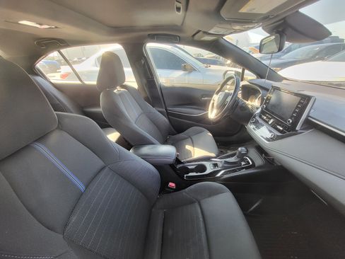 Used 2020 Toyota Corolla SE w/ SE Premium Package FWD image 8