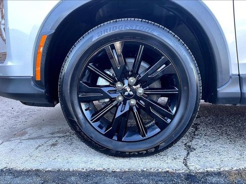 Used 2024 Mitsubishi Eclipse Cross LE image 9