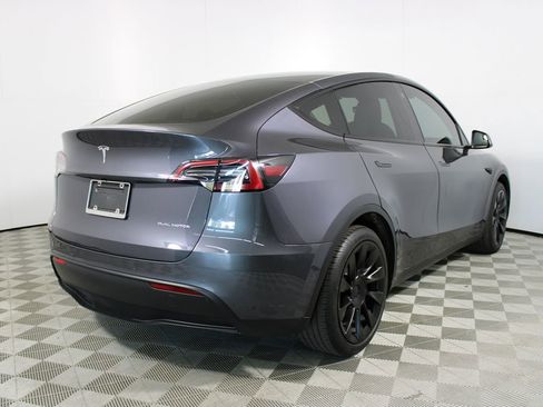 Used 2021 Tesla Model Y Long Range image 32