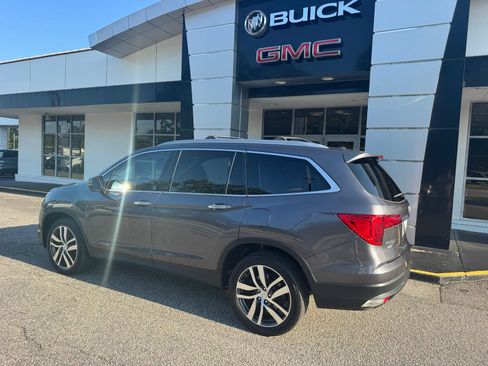 Used 2017 Honda Pilot Elite image 4