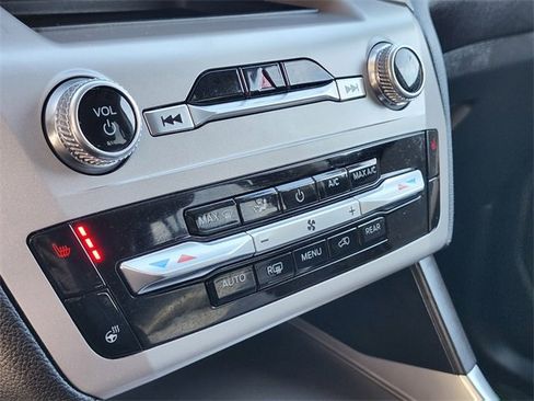 Certified 2022 Ford Explorer XLT w/ Equipment Group 202A image 24