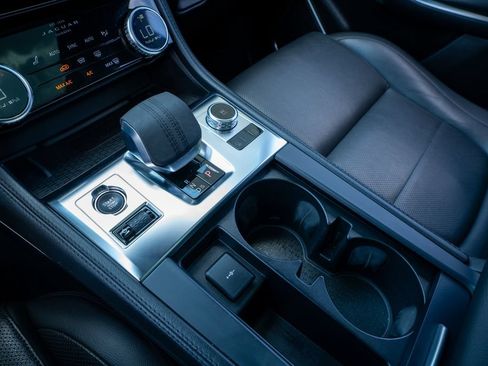 Used 2023 Jaguar F-PACE S AWD/4WD image 38