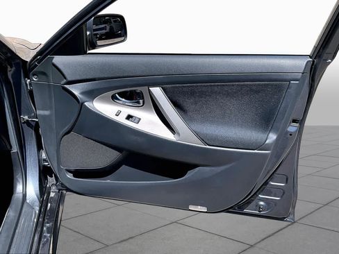 Used 2009 Toyota Camry SE FWD image 22