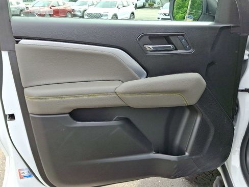 Used 2024 Chevrolet Colorado ZR2 AWD/4WD image 12
