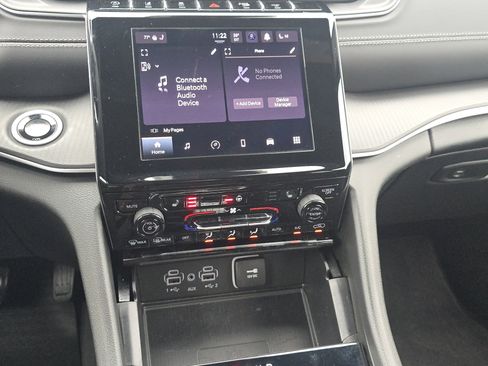 New 2025 Jeep Grand Cherokee L Laredo w/ Luxury Tech Group I image 31