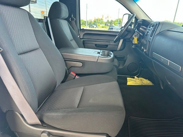Used 2010 Chevrolet Silverado 3500 LT w/ Interior Plus Package AWD/4WD image 22