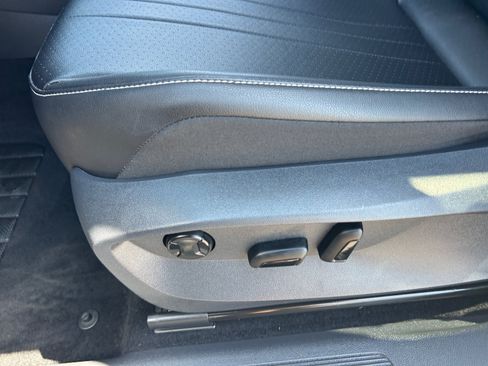 Certified 2022 Volkswagen Tiguan SE FWD image 14