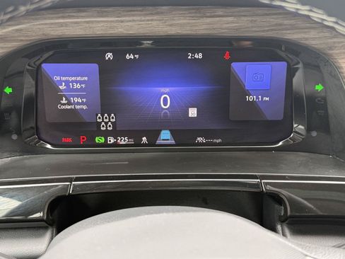 Used 2025 Volkswagen Atlas SEL AWD/4WD image 23
