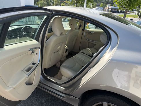 Used 2014 Volvo S60 T5 FWD image 16