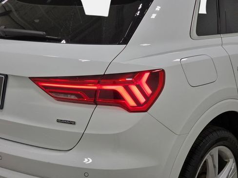 Used 2020 Audi Q3 2.0T Premium w/ Convenience Package AWD/4WD image 34