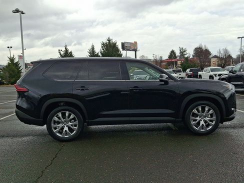 Certified 2025 Toyota Grand Highlander AWD image 7